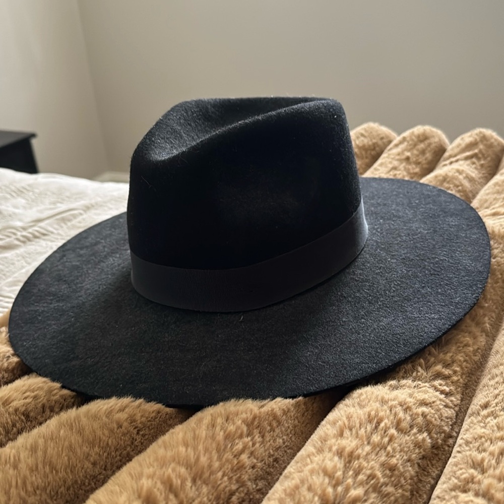 Madewell, trendy hat!